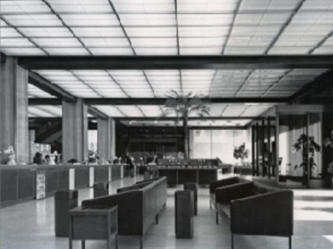 1969年 設計：清水一  山梨中央銀行（内装）